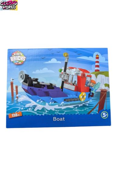 Bunte LEGO-Bootsillustration mit Leuchtturm im Hintergrund.